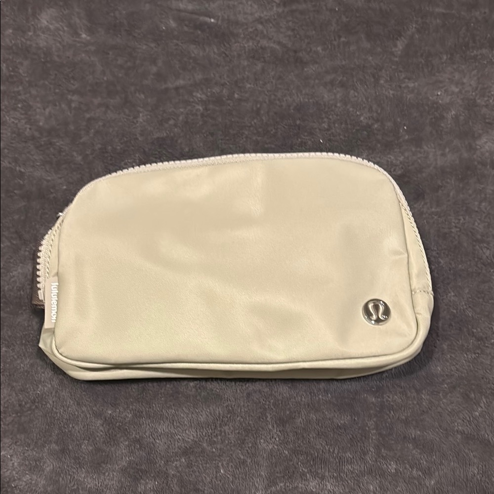 Lululemon Cream Pouch - NWOT